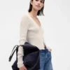 Bolso tipo cubo de gamuza vegana