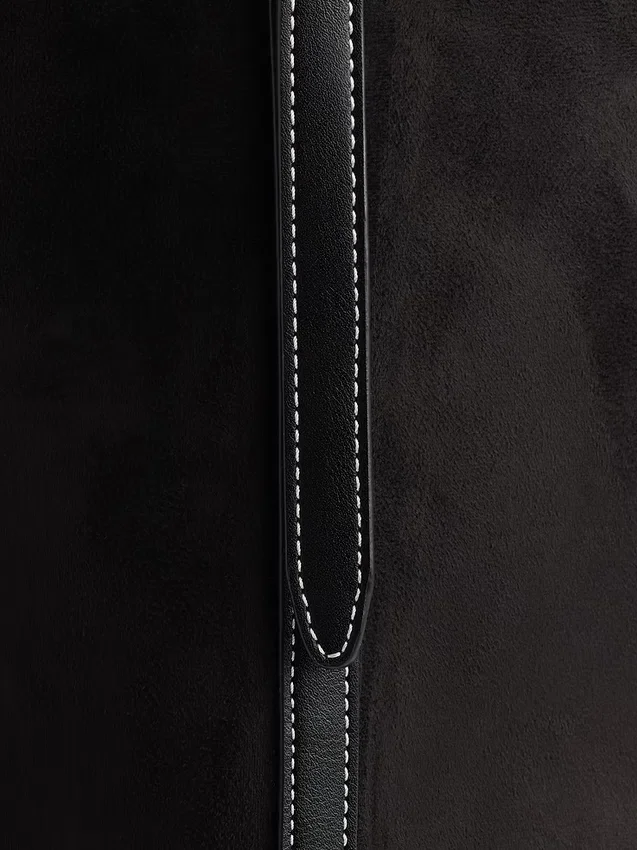 Bolso tipo cubo de gamuza vegana