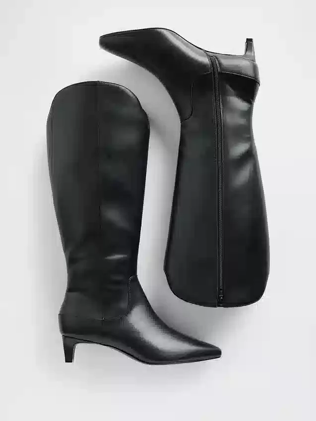 Botas altas hasta la rodilla con tacón bajo y punta afilada