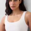 Bralette de algodón orgánico elástico con el Gap Logo