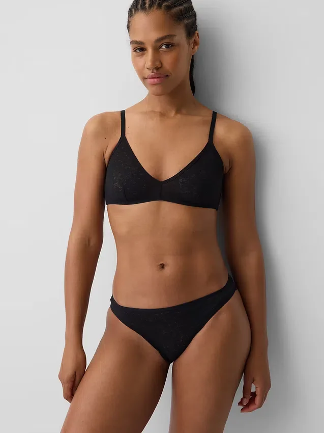 Bralette de encaje Madesoft con escote profundo