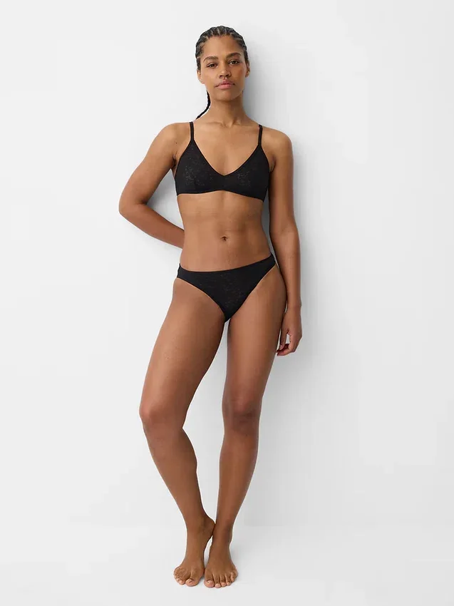 Bralette de encaje Madesoft con escote profundo