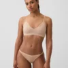 Bralette triangular sin costuras con tejido acanalado