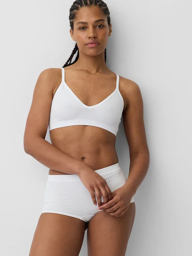 Bralette triangular sin costuras con tejido acanalado