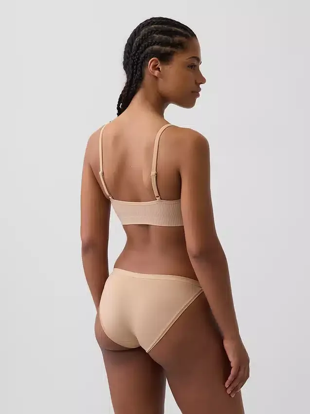 Bralette triangular sin costuras con tejido acanalado