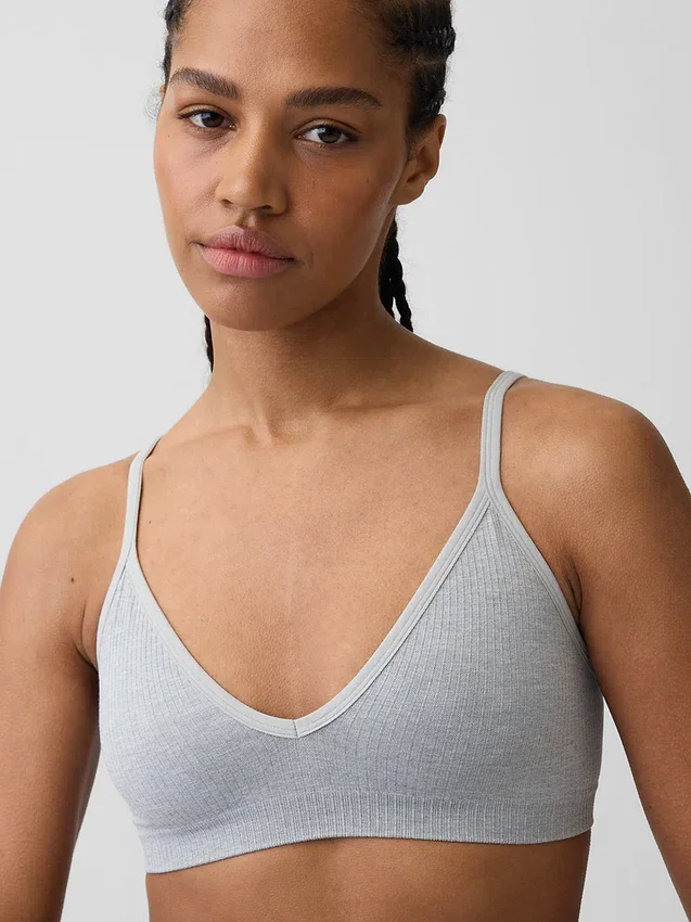 Bralette triangular sin costuras con tejido acanalado