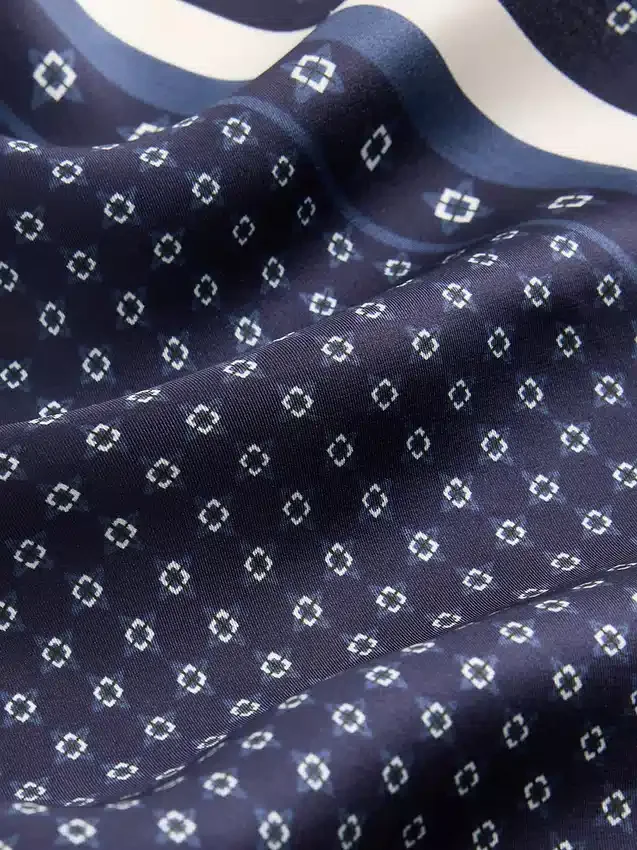 Bufanda triangular extragrande 100 % seda