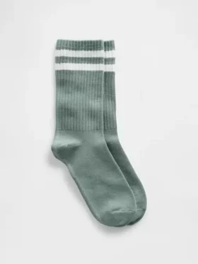 Calcetines cortos estilo universitario