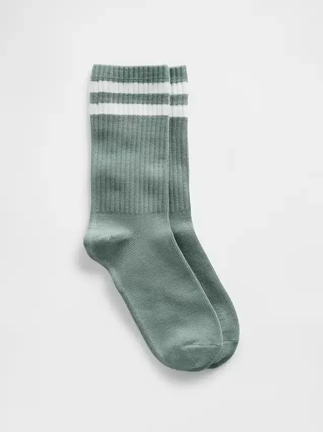 Calcetines cortos estilo universitario