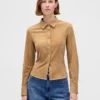 Camisa ajustada de gamuza vegana