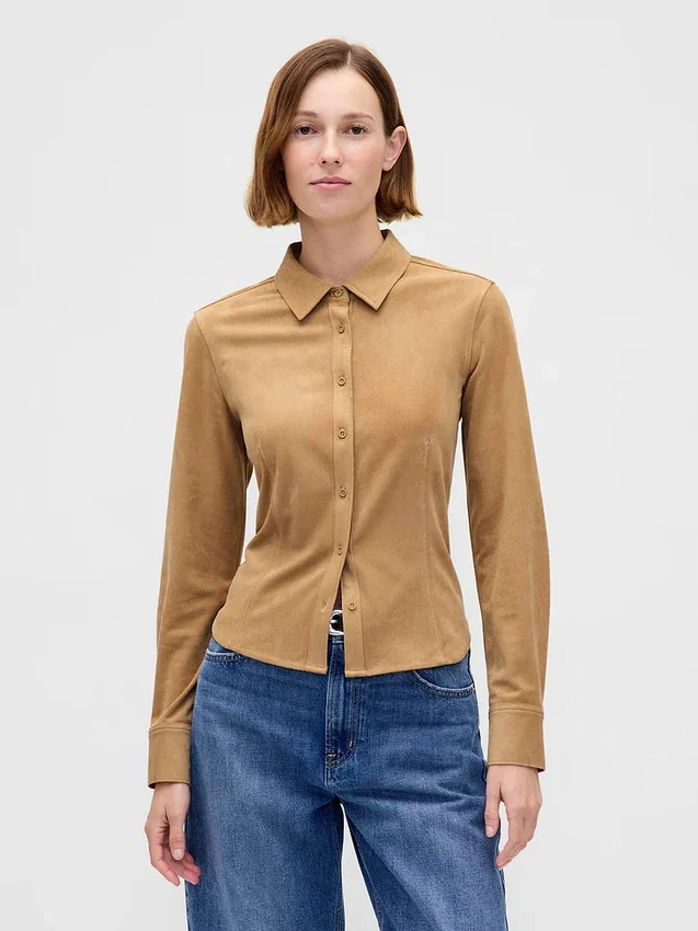 Camisa ajustada de gamuza vegana