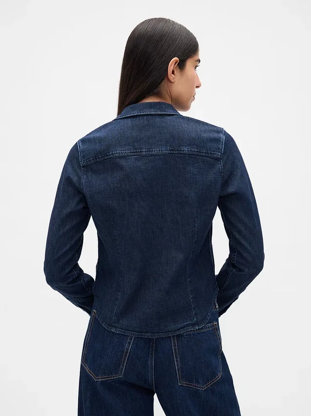 Camisa corta ajustada de mezclilla