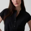 Camisa corta de popelín con mangas casquillo