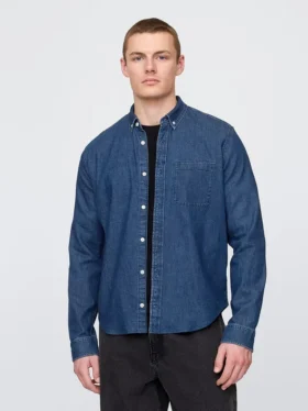 Camisa de mezclilla con bolsillos
