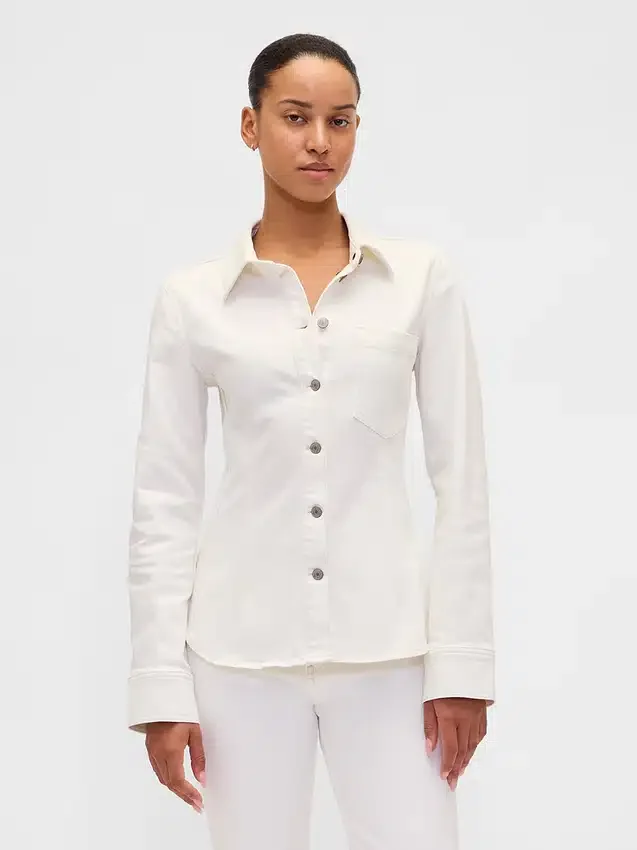 Camisa de mezclilla entallada