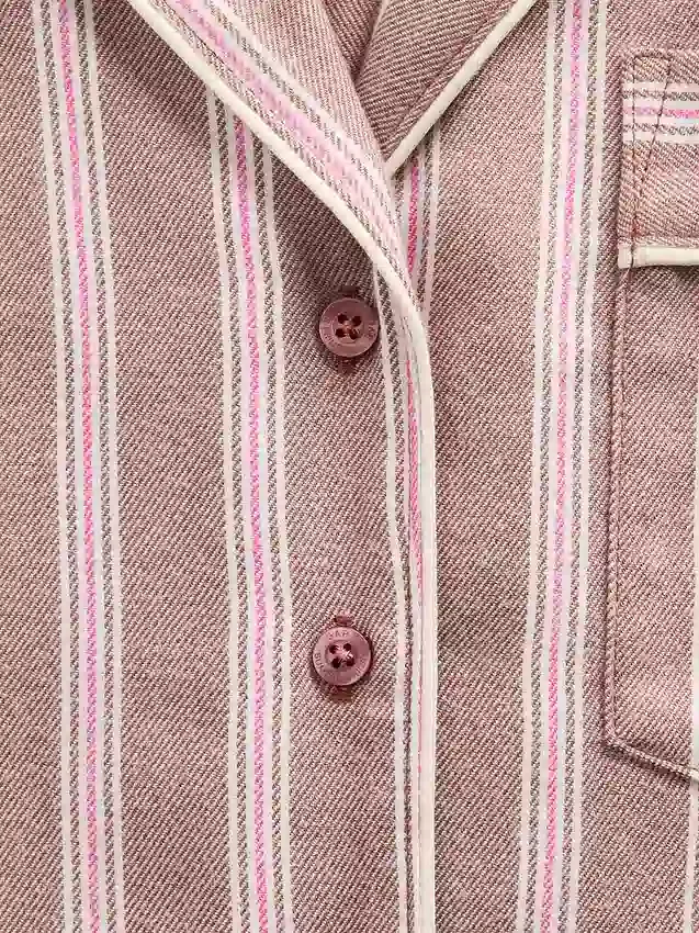 Camisa de pijama de franela a rayas holgada de GAP × Summer Fridays
