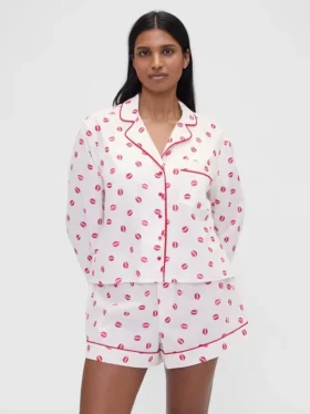 Camisa de pijama holgada de popelín «Kiss» de GAP × Summer Fridays