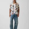 Camisa holgada con cuello camp