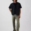Camisa utilitaria de corte holgado y dobladillo recto
