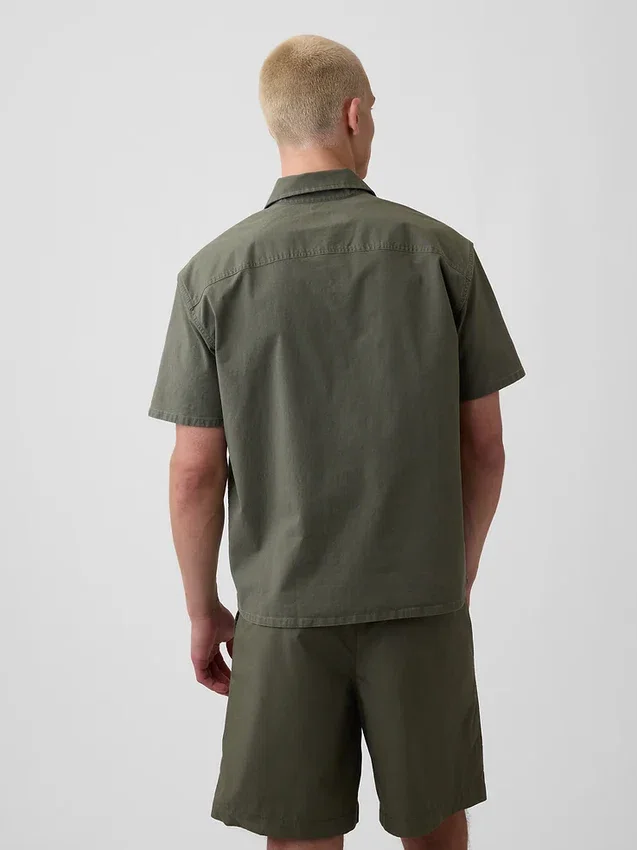 Camisa utilitaria de corte holgado y dobladillo recto