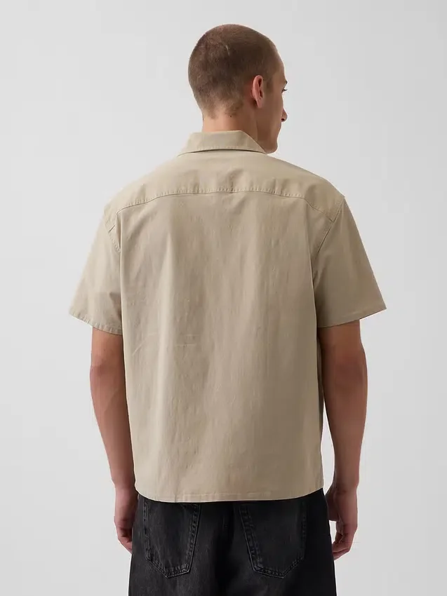 Camisa utilitaria de corte holgado y dobladillo recto