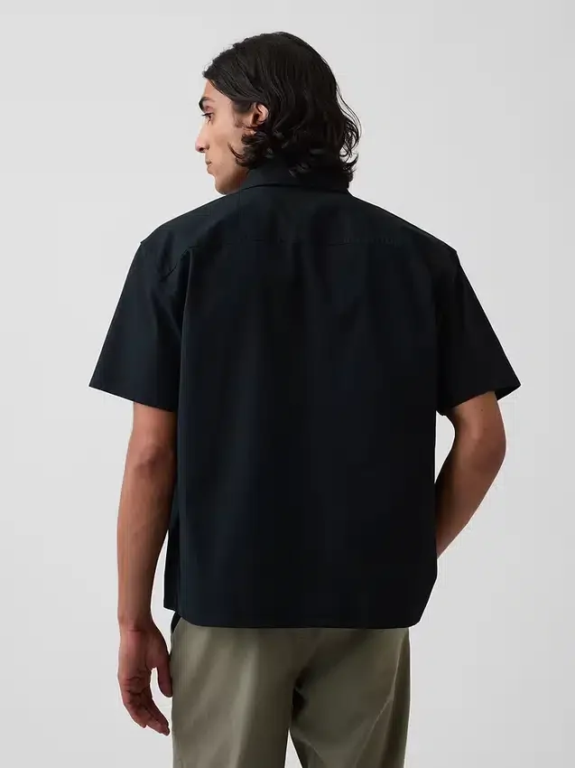 Camisa utilitaria de corte holgado y dobladillo recto