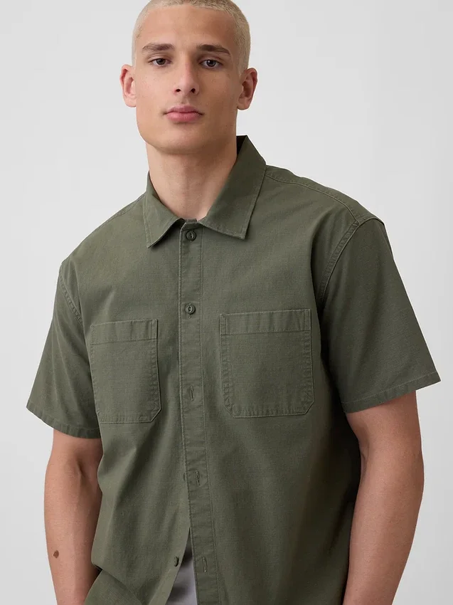 Camisa utilitaria de corte holgado y dobladillo recto