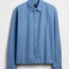 Camisas de mezclilla de corte holgado y dobladillo recto