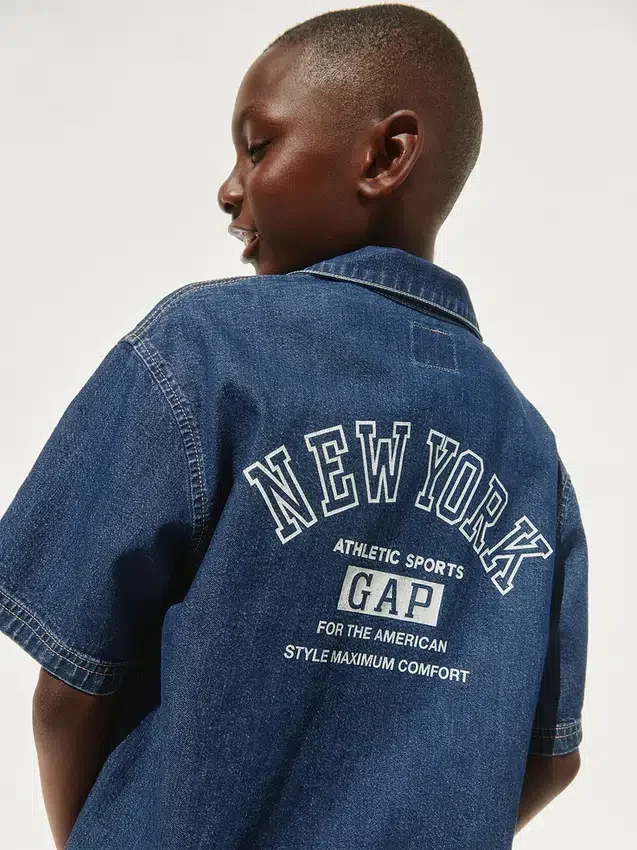 Camisas de mezclilla para niños con estilo relajado y logotipo de New York