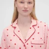 Camisas de pijama holgadas de franela con corazones de GAP × Summer Fridays