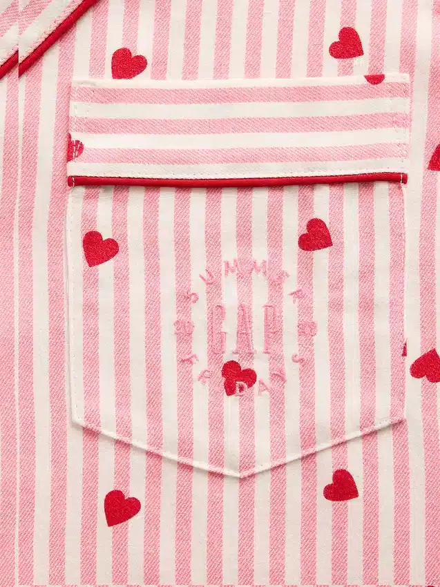 Camisas de pijama holgadas de franela con corazones de GAP × Summer Fridays