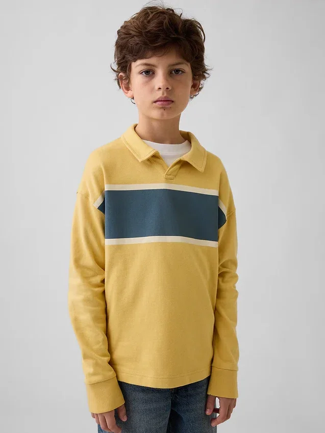 Camisas infantiles de tejido grueso y corte holgado