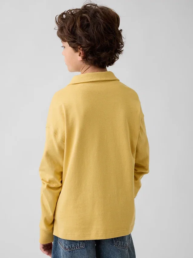 Camisas infantiles de tejido grueso y corte holgado