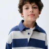 Camisas infantiles de tejido grueso y corte holgado