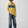Camisas infantiles de tejido grueso y corte holgado