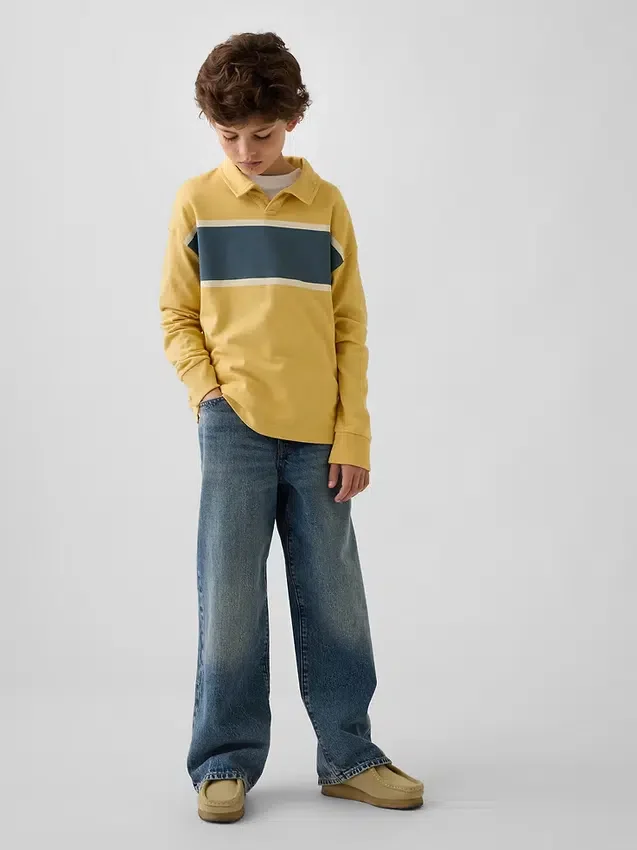 Camisas infantiles de tejido grueso y corte holgado