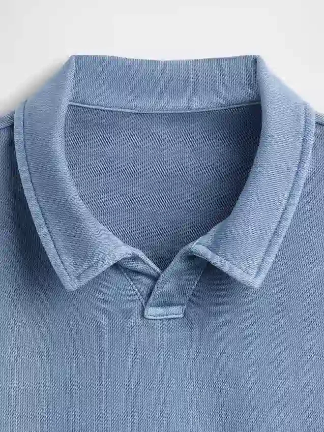 Camisas infantiles de tejido grueso y corte holgado