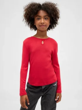 Camiseña ajustada con lazo y abertura para niños