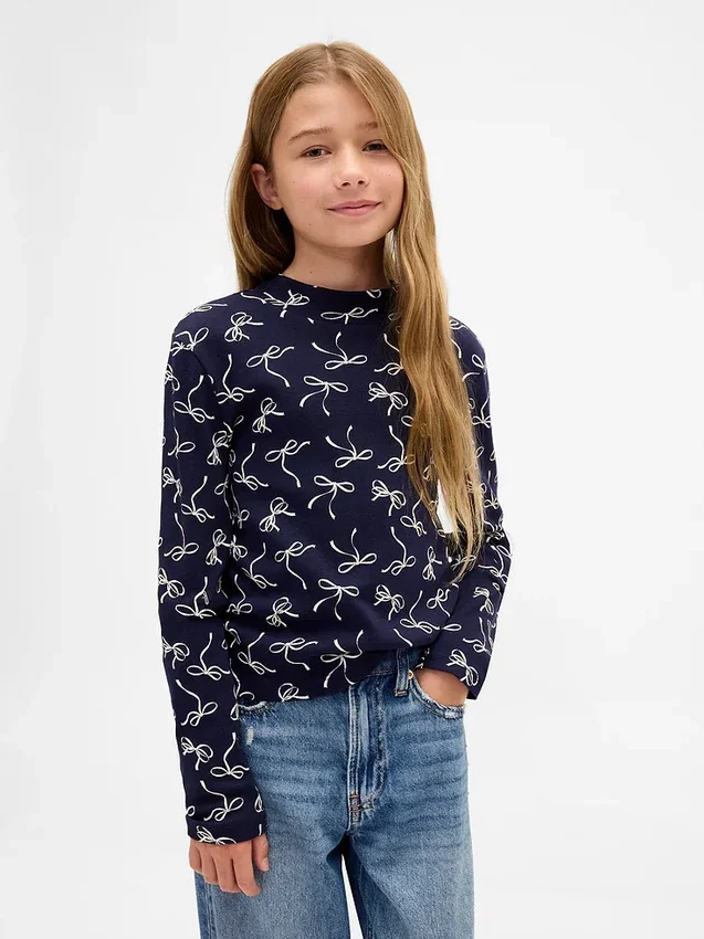 Camiseña de cuello alto acanalado para niños