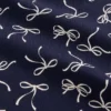 Camiseña de cuello alto acanalado para niños