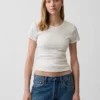 Camiseña de cuello redondo con punto pointelle