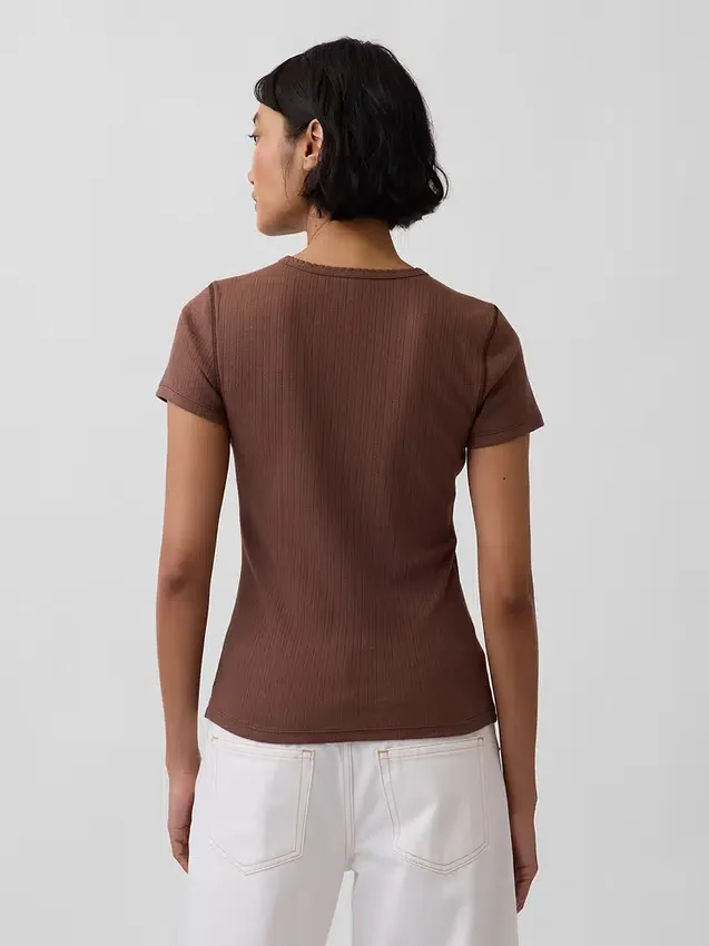 Camiseña de cuello redondo con punto pointelle