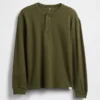 Camiseña holgada de niños estilo Henley