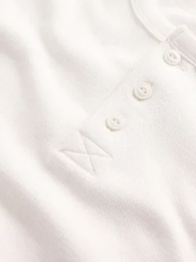 Camiseña holgada de niños estilo Henley