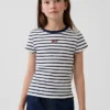 Camiseña infantil de canalé con bordados
