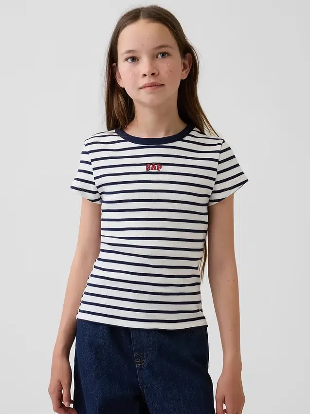 Camiseña infantil de canalé con bordados