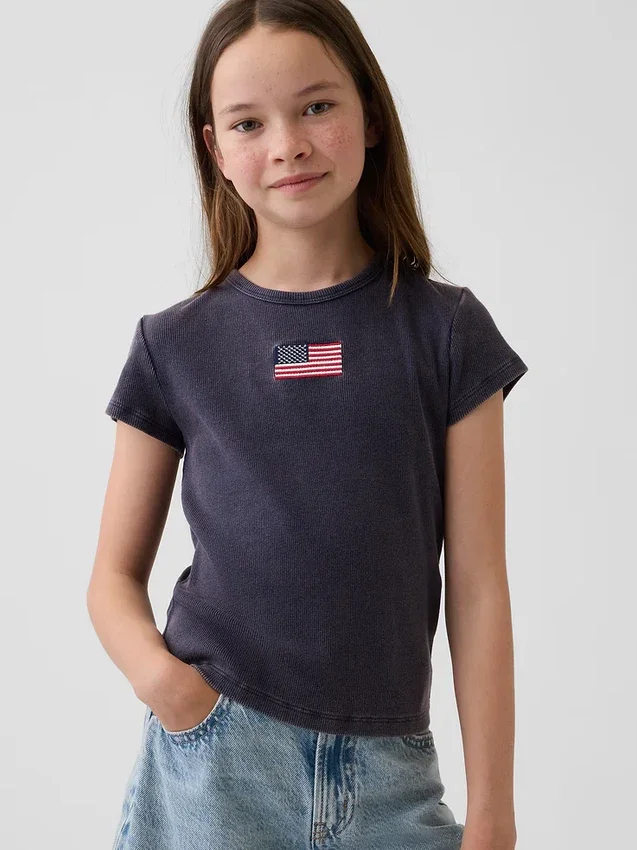 Camiseña infantil de canalé con bordados