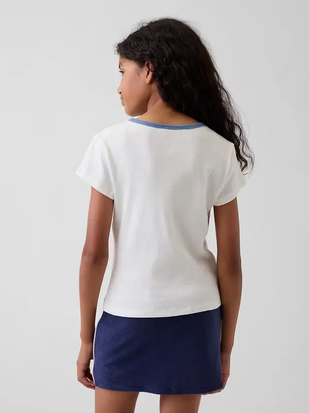 Camiseña infantil de canalé con bordados
