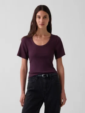 Camiseta con cuello redondo acanalado