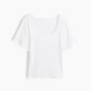 Camiseta con cuello redondo acanalado